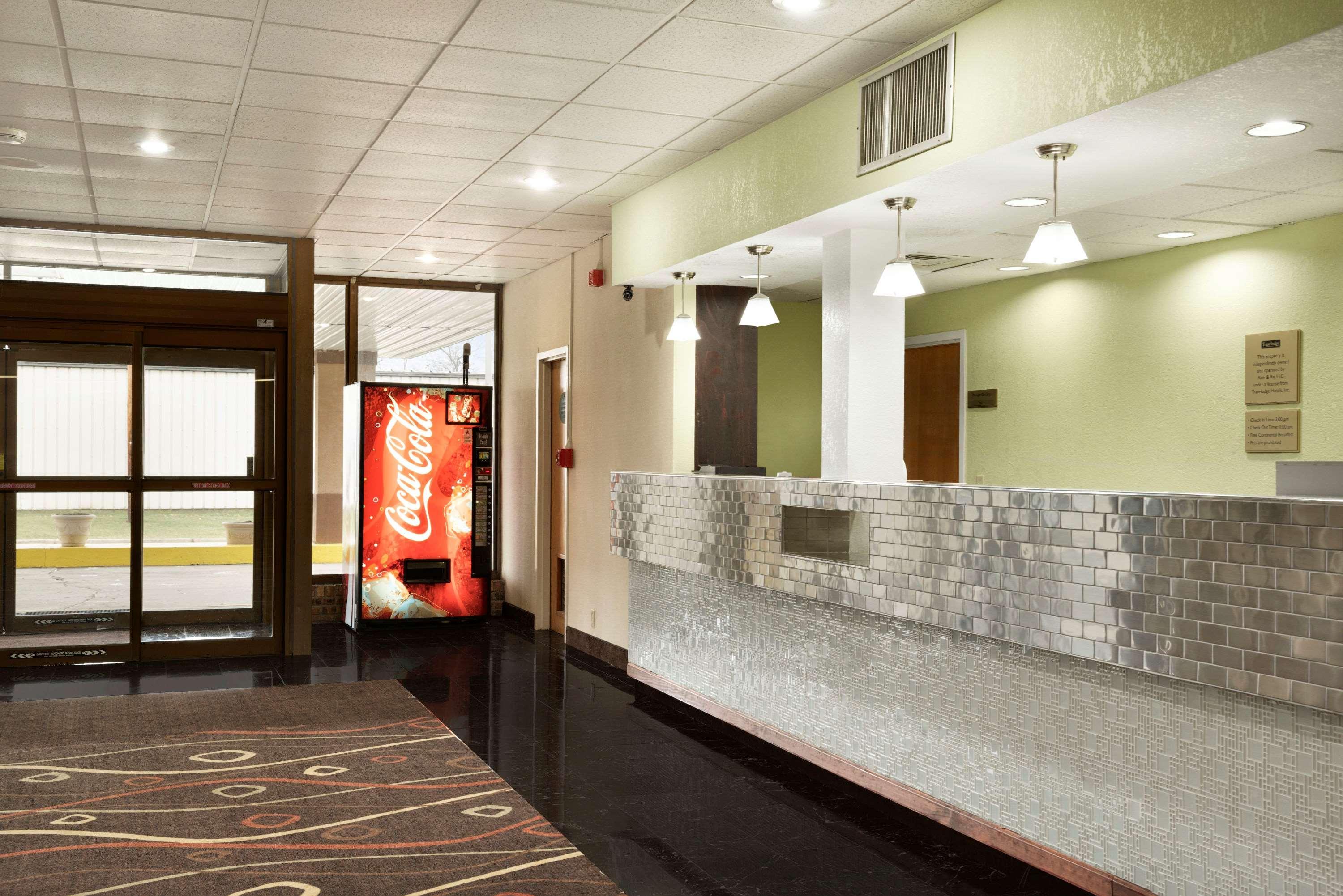 Travelodge By Wyndham Sturgis Exterior photo